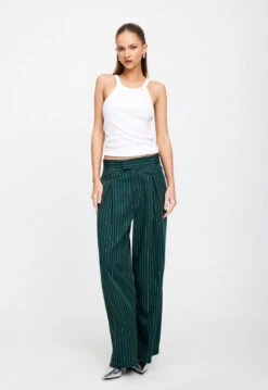 NYC PANT - GREEN PINSTRIPE -Lionessfashion Shop 01 02 23 LIONESS eCOMM MARCH MARCH 1266 4079c671 e1c3 44e6 b223 a9c094a4db37