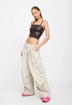 CLUELESS CAMI - CHOCOLATE -Lionessfashion Shop 01 02 23 LIONESS eCOMM MARCH MARCH 1537