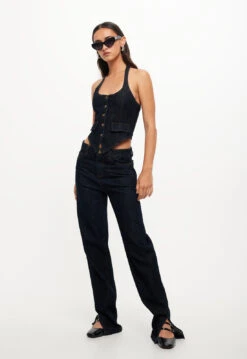 NYC HALTER TOP - DARK DENIM -Lionessfashion Shop 04 10 23 LIONESS RESHOOTS STELLAVIDS RESHOOTS 0004