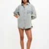NYC BOYFRIEND SHIRT - LIGHT DENIM -Lionessfashion Shop 04 10 23 LIONESS RESHOOTS STELLAVIDS RESHOOTS 073