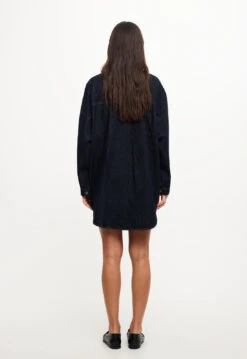 NYC BOYFRIEND SHIRT - DARK DENIM -Lionessfashion Shop 04 10 23 LIONESS RESHOOTS STELLAVIDS RESHOOTS 101