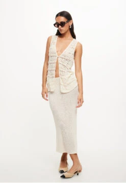 OLSEN VEST - CREAM -Lionessfashion Shop 04 10 23 LIONESS RESHOOTS STELLAVIDS RESHOOTS 180