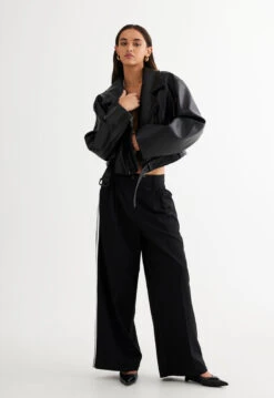 STATEN ISLAND JACKET - BLACK -Lionessfashion Shop 14 04 23 LIONESS eCOMM MAY23 RESHOOTS 1569