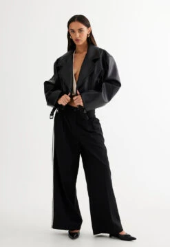 STATEN ISLAND JACKET - BLACK -Lionessfashion Shop 14 04 23 LIONESS eCOMM MAY23 RESHOOTS 1570