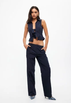 ALLURE PANT - NAVY -Lionessfashion Shop 15 05 23 LIONESS eCOMM JUNE JUNE 077 dcdbf889 f917 4a12 a1de 9761c6bd65d8