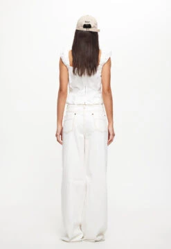 EIVISSA BAGGY JEAN - PEARL -Lionessfashion Shop 16 06 23 LIONESS eComm JULY Roberta RESHOOTS 528 dee7520d 63af 4c6e a689 65109db58280