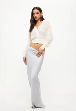 GHAURI KNIT TOP - CREAM -Lionessfashion Shop 24 05 23 LIONESS ReShoots Roberta Reshoots 1017 ae7d41f7 5f1e 4e78 b657 dc2c80f018b0