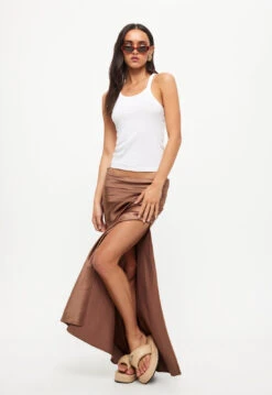 DEVON MAXI SKIRT - RUSSET -Lionessfashion Shop 24 05 23 LIONESS ReShoots Roberta Reshoots 1033