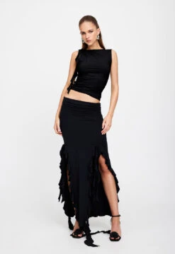 RENDEZVOUS SKIRT - BLACK -Lionessfashion Shop 25 01 23 LIONESS ReShoots Serena RESHOOTS 823