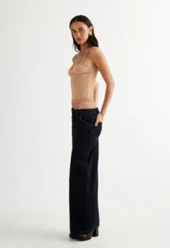 BARBIE SPLIT MIDI - DARK DENIM -Lionessfashion Shop 27 03 23 LIONESS ReShoots Roberta RESHOOTS 737