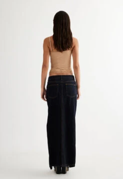 BARBIE SPLIT MIDI - DARK DENIM -Lionessfashion Shop 27 03 23 LIONESS ReShoots Roberta RESHOOTS 749