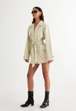 GISELLE DRESS - BEIGE -Lionessfashion Shop 27 03 23 LIONESS ReShoots Roberta RESHOOTS 846