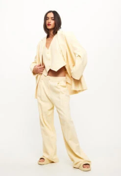 LEO BLAZER - BUTTER -Lionessfashion Shop LT730 3 2308 BUTTER LB488 3 2308 BUTTER LC160 12 2308 BUTTER 12jpg