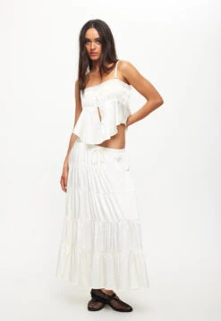 KEIRA TIERED SKIRT - PORCELAIN -Lionessfashion Shop LT920 2309 PORCELAIN LB669 1 2309 PORCELAIN 15jpg c9f32246 d630 4b54 9ba1 e4347c73982c