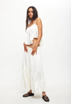 KEIRA TIERED SKIRT - PORCELAIN -Lionessfashion Shop LT920 2309 PORCELAIN LB669 1 2309 PORCELAIN 6jpg 4a642c76 ef3a 4759 99eb 8213b07541bd